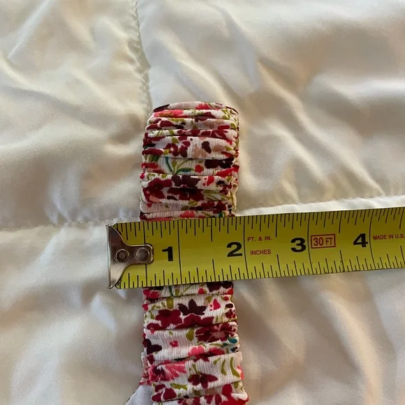 Vince Camuto V-Neck Floral Tank Blouse. Very feminine. Very pretty. Lined. - Picture 12 of 13